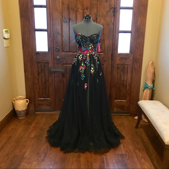 Jovani Dresses & Skirts - JVN Jovani Black Strapless Floral Chiffon Gown!